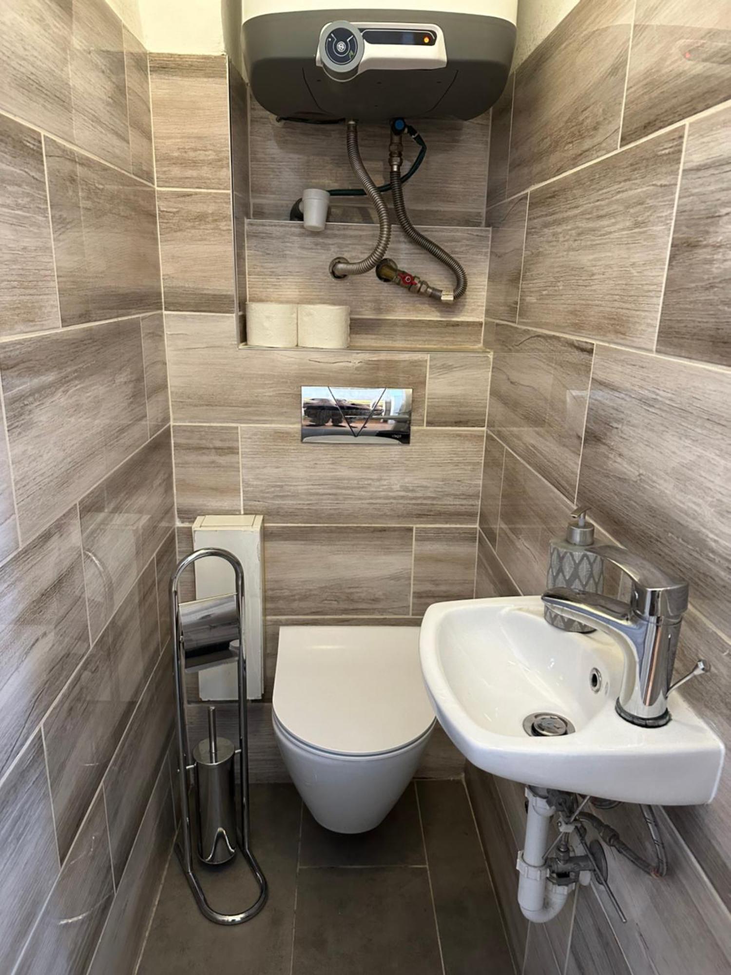 부다페스트 Jacuzzi And Privacy With 2 Balconies And Free Garage 아파트 외부 사진